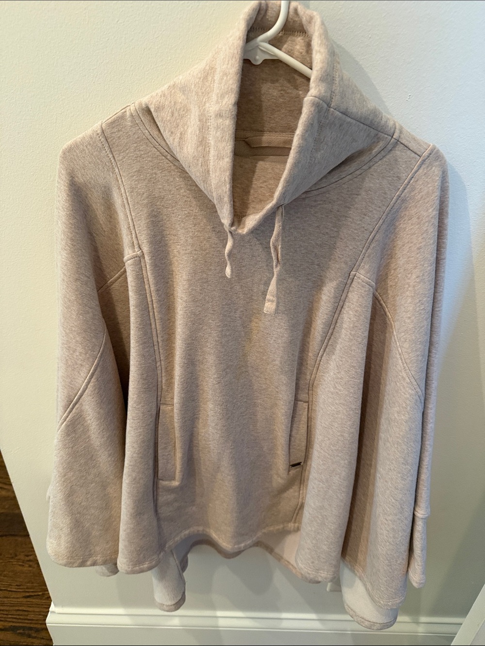 UGG Pullover Capelet EUC XS/S